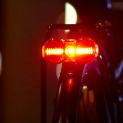 Busch-mueller Feu Arrière TOPLIGHT Flat S Plus à Diode Dynamo -Pièces vélo trekking Soldes 329S TOPLIGHT Flat S Actionbild neu