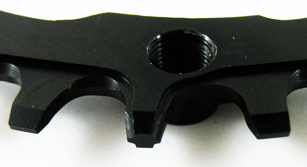 Blackspire Plateau Ovale 104mm Snaggletooth 3 Blackspire Plateau Ovale 104mm Snaggletooth – Image 3