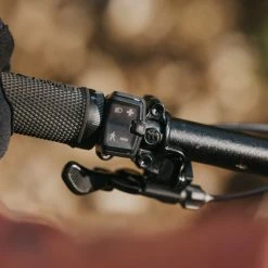 Bosch Mini Remote (BRC3300) Le Système Intelligent -Pièces vélo trekking Soldes Bosch Mini Remote BRC3300 Das smarte System EB13100001 c