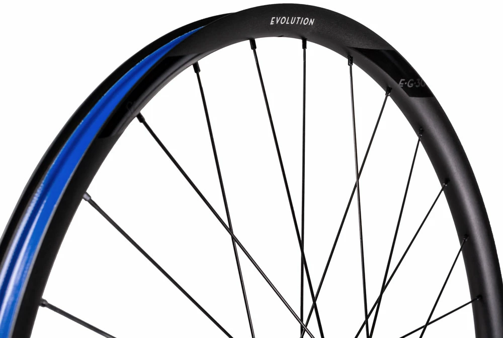 Newmen Jeu De Roues Evolution SL E.G.30 27,5" CL Shimano MicroSpline Boost 4 Newmen Jeu De Roues Evolution SL E.G.30 27,5" CL Shimano MicroSpline Boost – Image 4