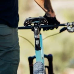 ROCKSHOX Tige De Selle Reverb AXS A1 170 Vario 7 ROCKSHOX Tige De Selle Reverb AXS A1 170 Vario -Pièces vélo trekking Soldes RockShox Reverb AXS 00 5018 122 002 4