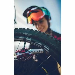 Lezyne Twin Kit Tyre Repair Set -Pièces vélo trekking Soldes Twin Kit 2019 04 16 Lezyne Mountain Night 353 1800x1800